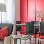 Luxury Garden Mansion R&r Apartament *