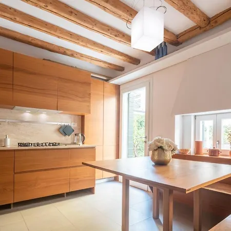 Apartament Luxury Garden Mansion R&r *