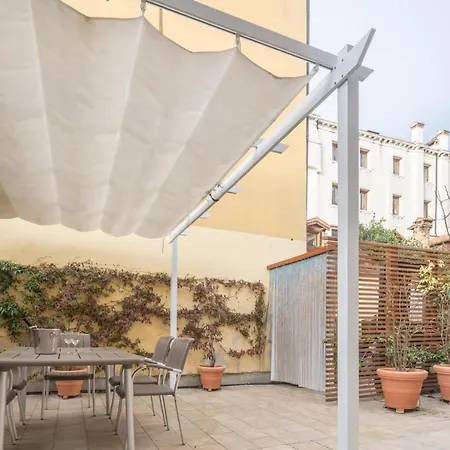 Apartament Luxury Garden Mansion R&r *