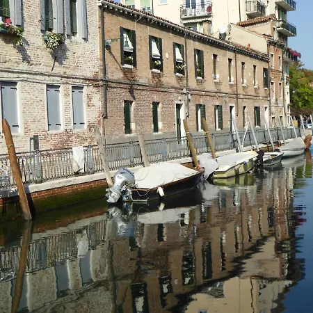 Luxury Garden Mansion R&r Apartament *