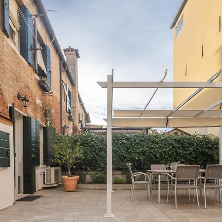 Luxury Garden Mansion R&r Appartamento *
